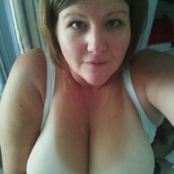 Belle petite coquine pour une fellation Remilly-Aillicourt